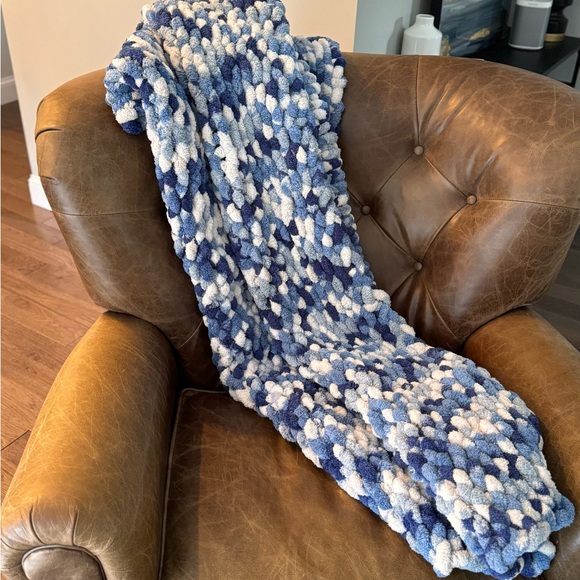 Hand knit chunky throw! - Picture 2 of 2